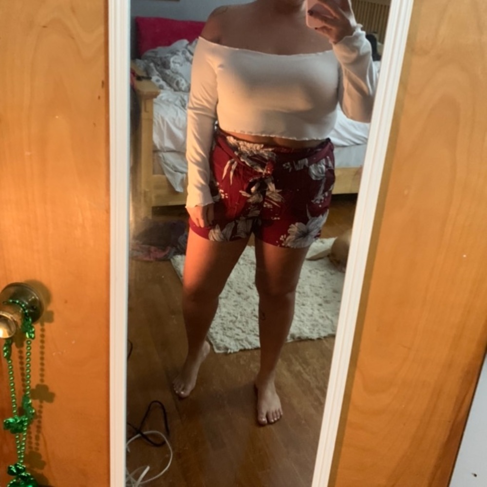 Crop top and paper bag short outfit